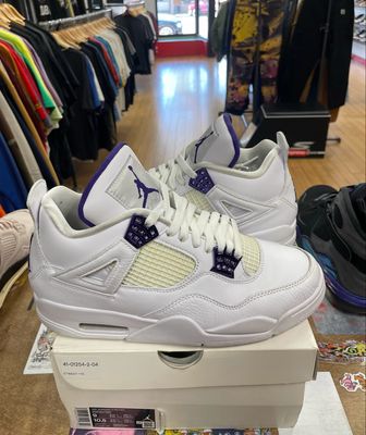 Jordan 4 Retro Metallic Purple Size 9 (WORN)