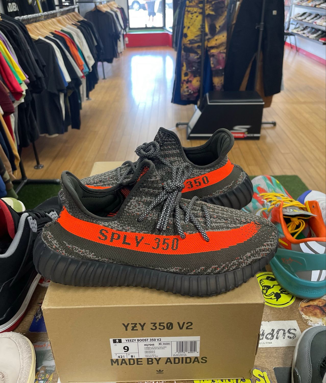 adidas Yeezy Boost 350 V2 Carbon Beluga Size 9 (WORN)