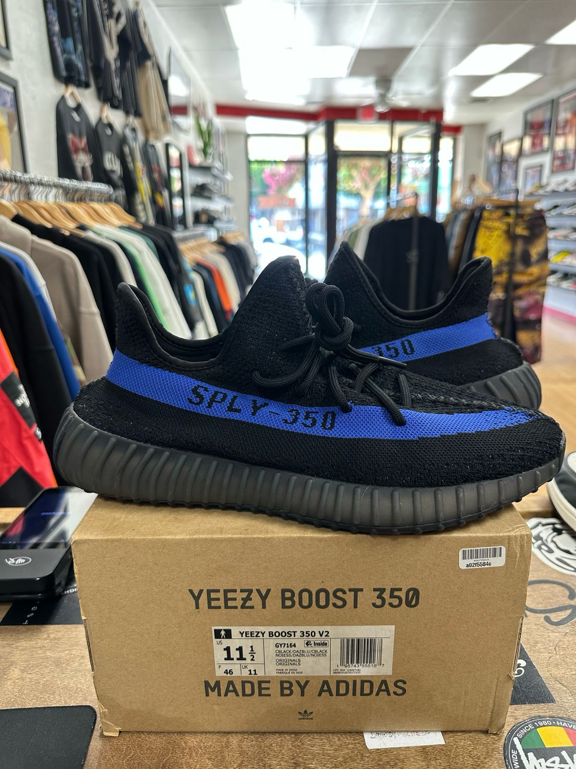 adidas Yeezy Boost 350 V2 Dazzling Blue (Lightly Worn)