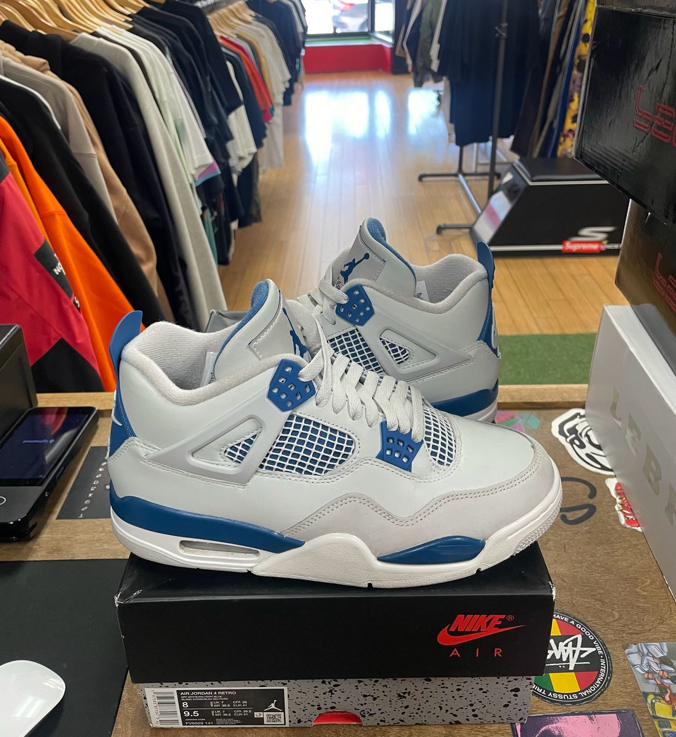 Pre-Owned Jordan 4 Retro Military Blue (2024) Size 8