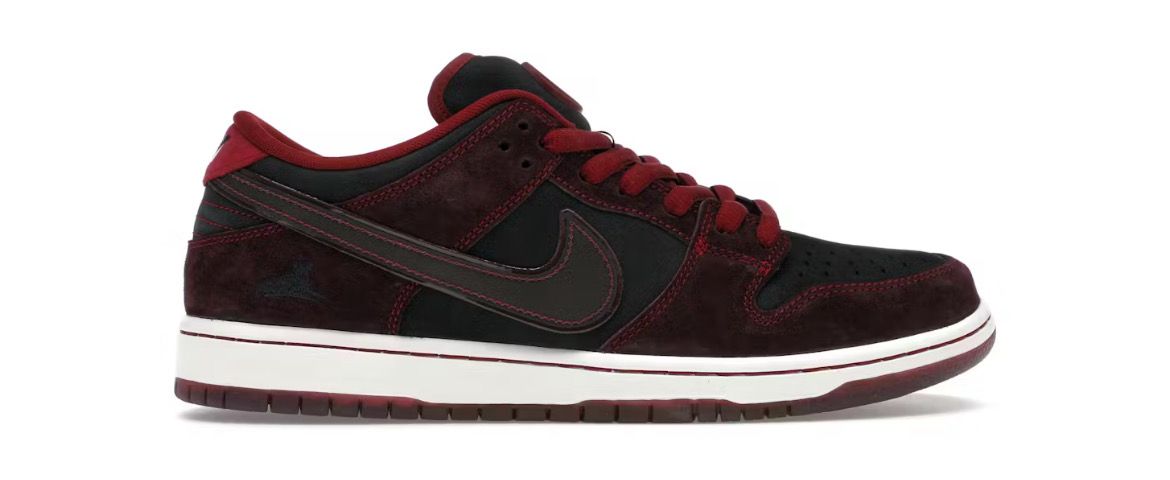 Nike SB Dunk Low Riot Skateshop