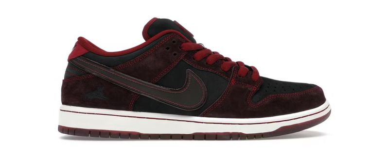 Nike SB Dunk Low Riot Skateshop