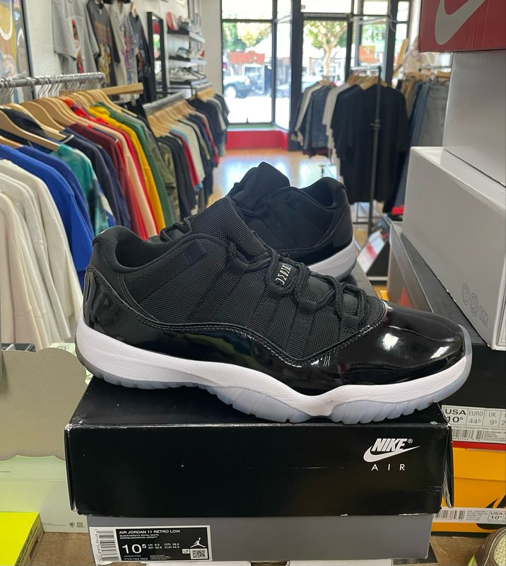 Pre Owned Jordan 11 Retro Low Space Jam
