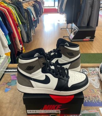Pre Owned Jordan 1 Retro High Dark Mocha (GS)
