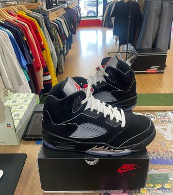 Pre Owned Jordan 5 Retro OG Black Metallic Reimagined