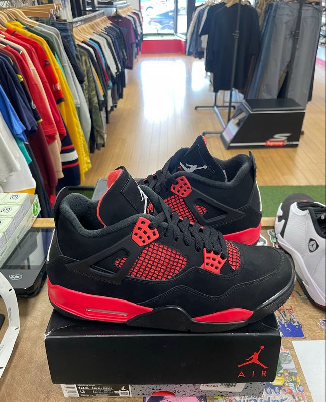 Pre Owned Jordan 4 Retro Red Thunder