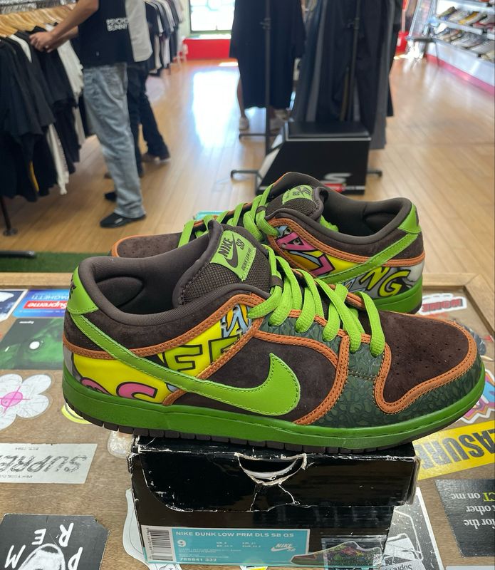 Pre Owned Nike SB Dunk Low De La Soul (2015)