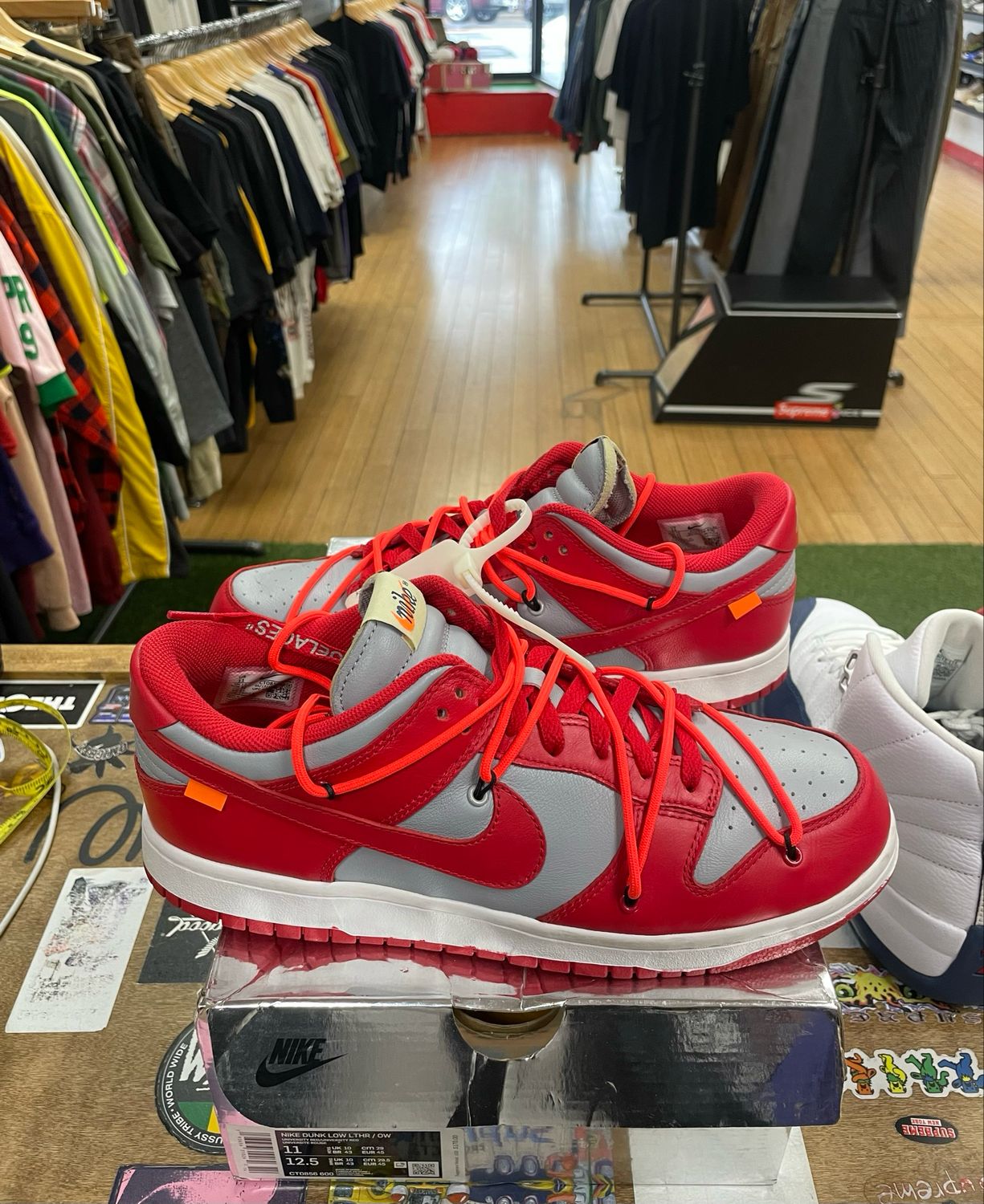 Nike Dunk Low Off-White University Red Size 11(LIGHTLY WORN)
