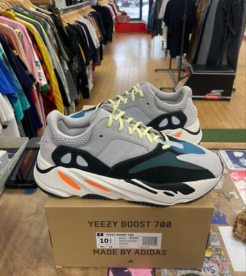 adidas Yeezy Boost 700 Wave Runner Size 10.5 (LIGHTLY WORN)