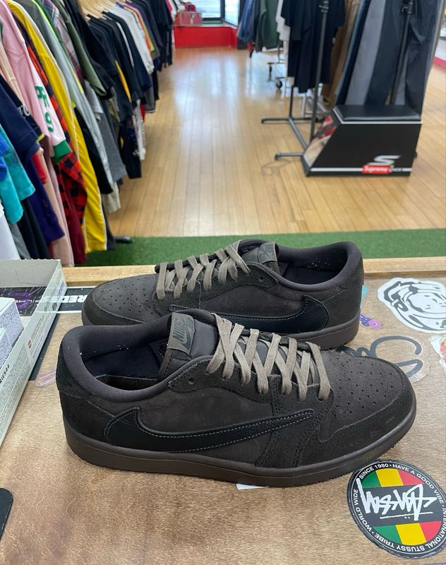 Jordan 1 Retro Low OG SP Travis Scott Velvet Brown Size 9.5 (WORN)(NO BOX)