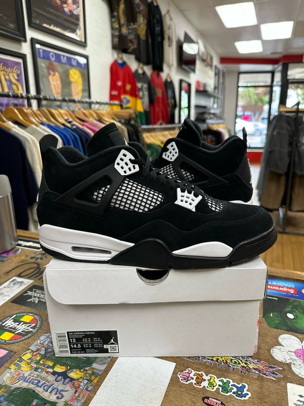 Pre Owned Jordan 4 Retro White Thunder Size 13