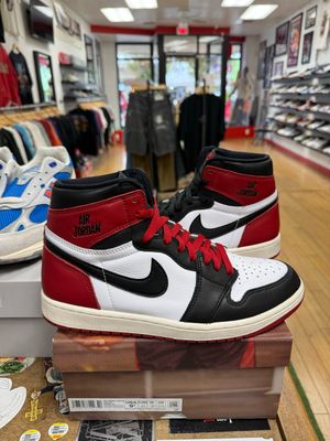 Jordan 1 Retro High OG Black Toe Reimagined Size 9.5 (WORN)