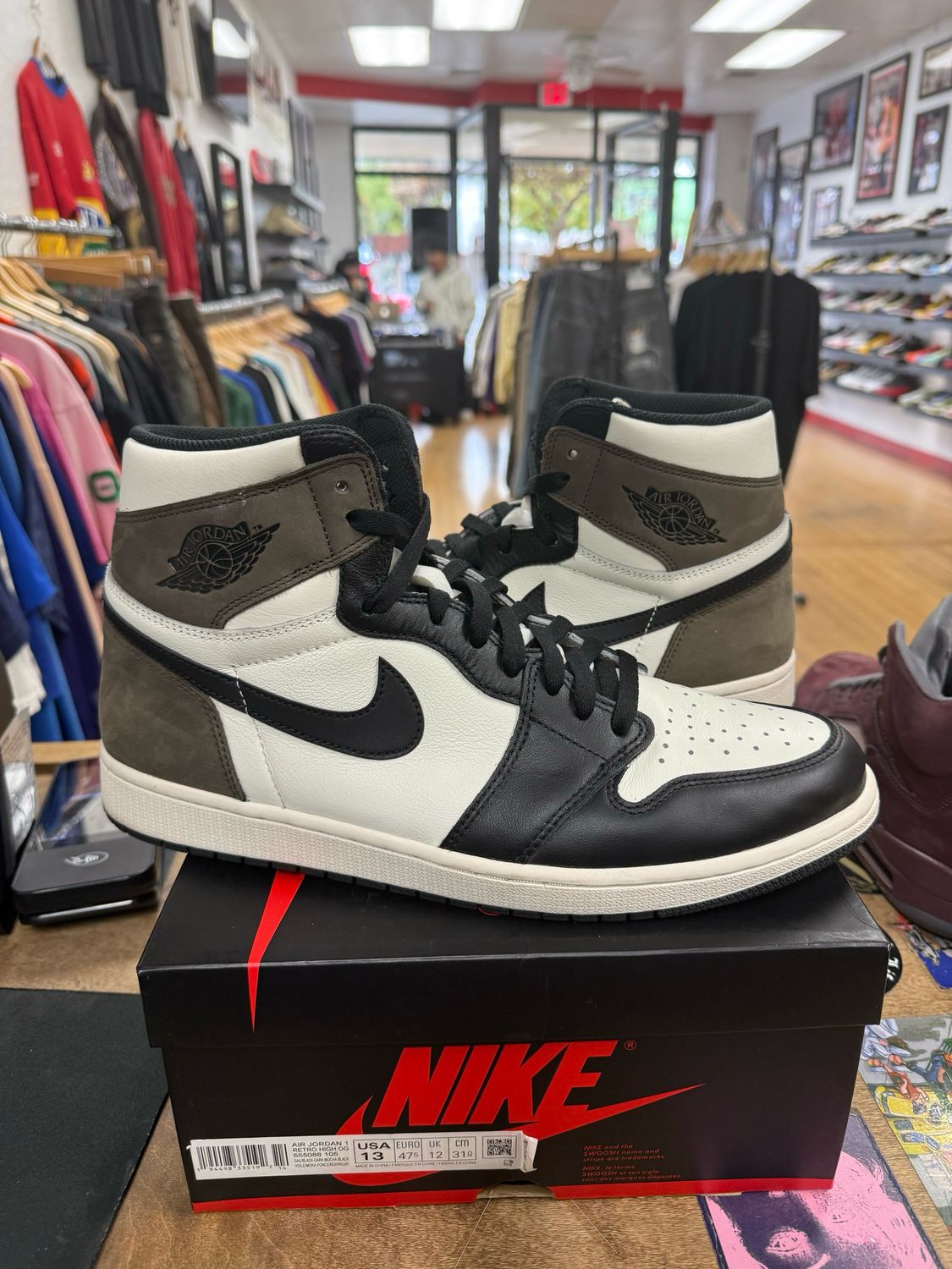 Pre Owned Jordan 1 Retro High Dark Mocha Size 13