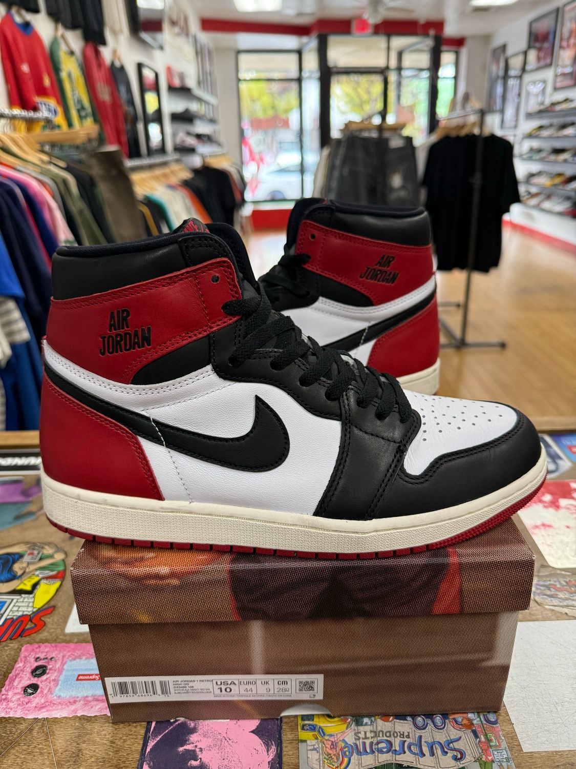 Pre Owned Jordan 1 Retro High OG Black Toe Reimagined Size 10