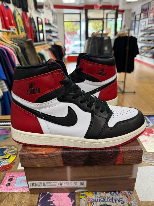 Pre Owned Jordan 1 Retro High OG Black Toe Reimagined Size 10