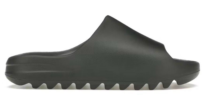 DS adidas Yeezy Slide Dark Onyx Size 11