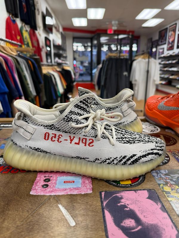 Pre Owned adidas Yeezy Boost 350 V2 Zebra Size 9 NO BOX