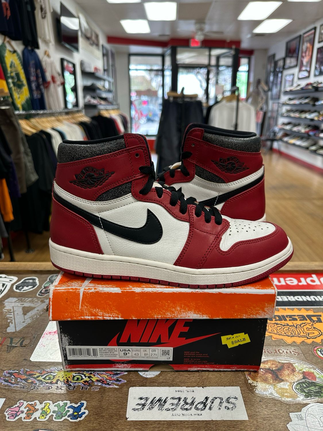 Jordan 1 Retro High OG Chicago Lost and Found Size 9.5 (Pre-Owned)