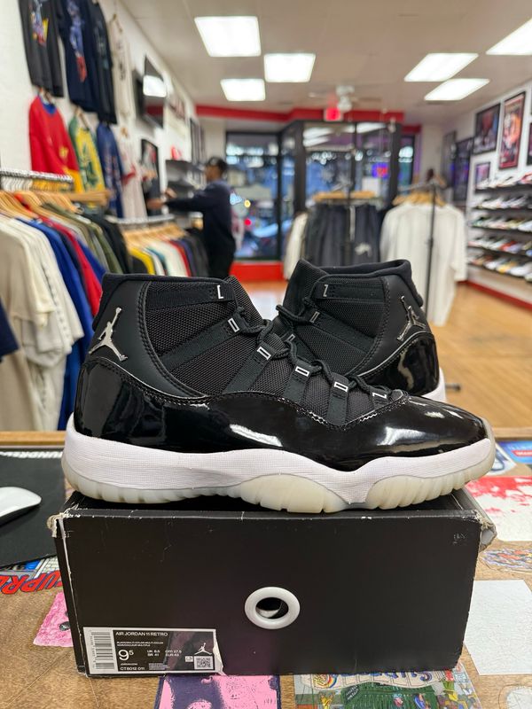Pre Owned Jordan 11 Retro Jubilee 25th Anniversary Size 9.5 (Damaged Box)