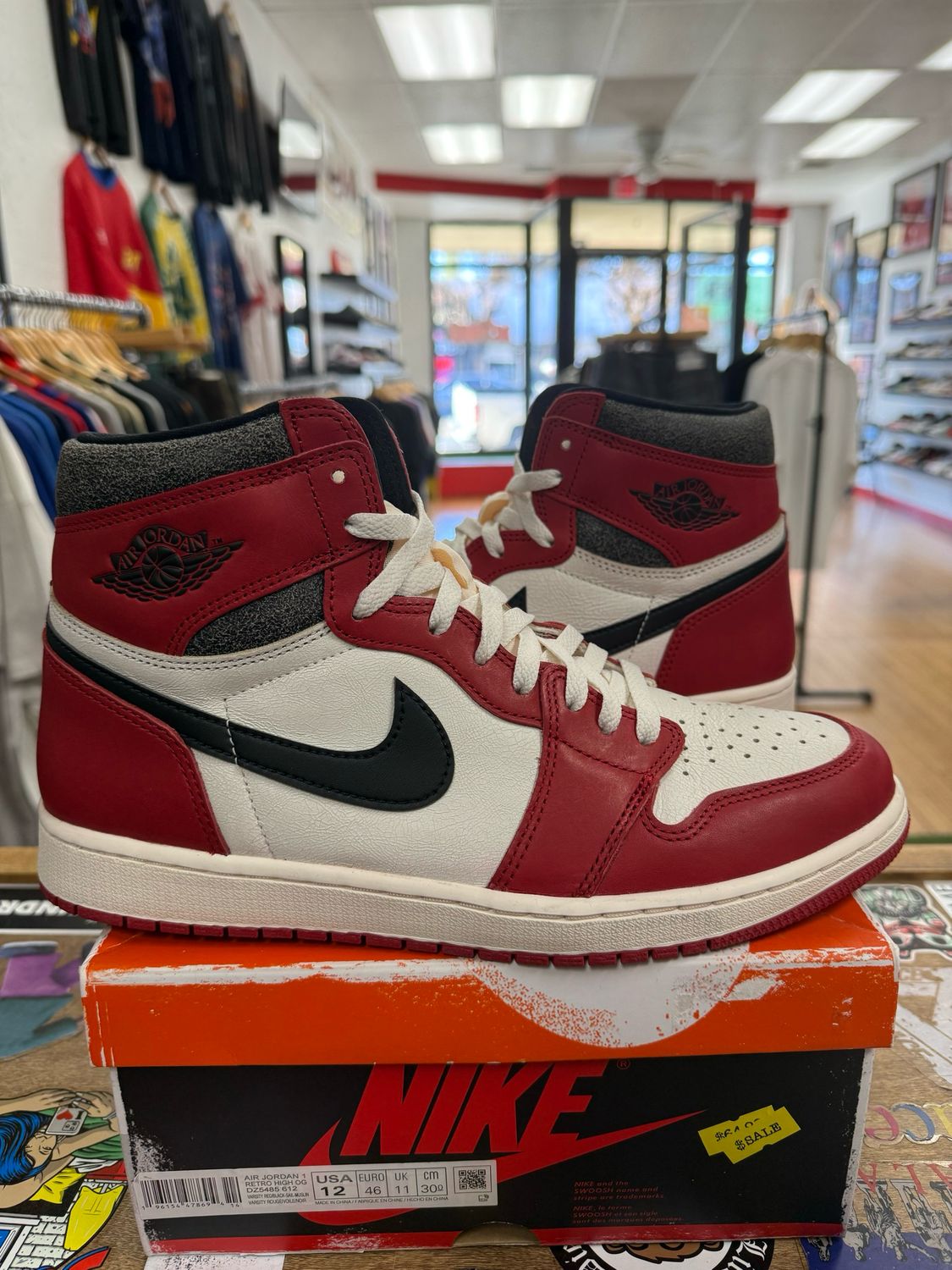 Jordan 1 Retro High OG Chicago Lost and Found Size 12 (Lightly Worn)