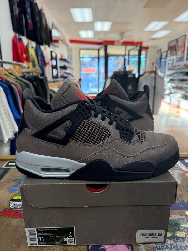 Pre Owned Jordan 4 Retro Taupe Haze Size 11