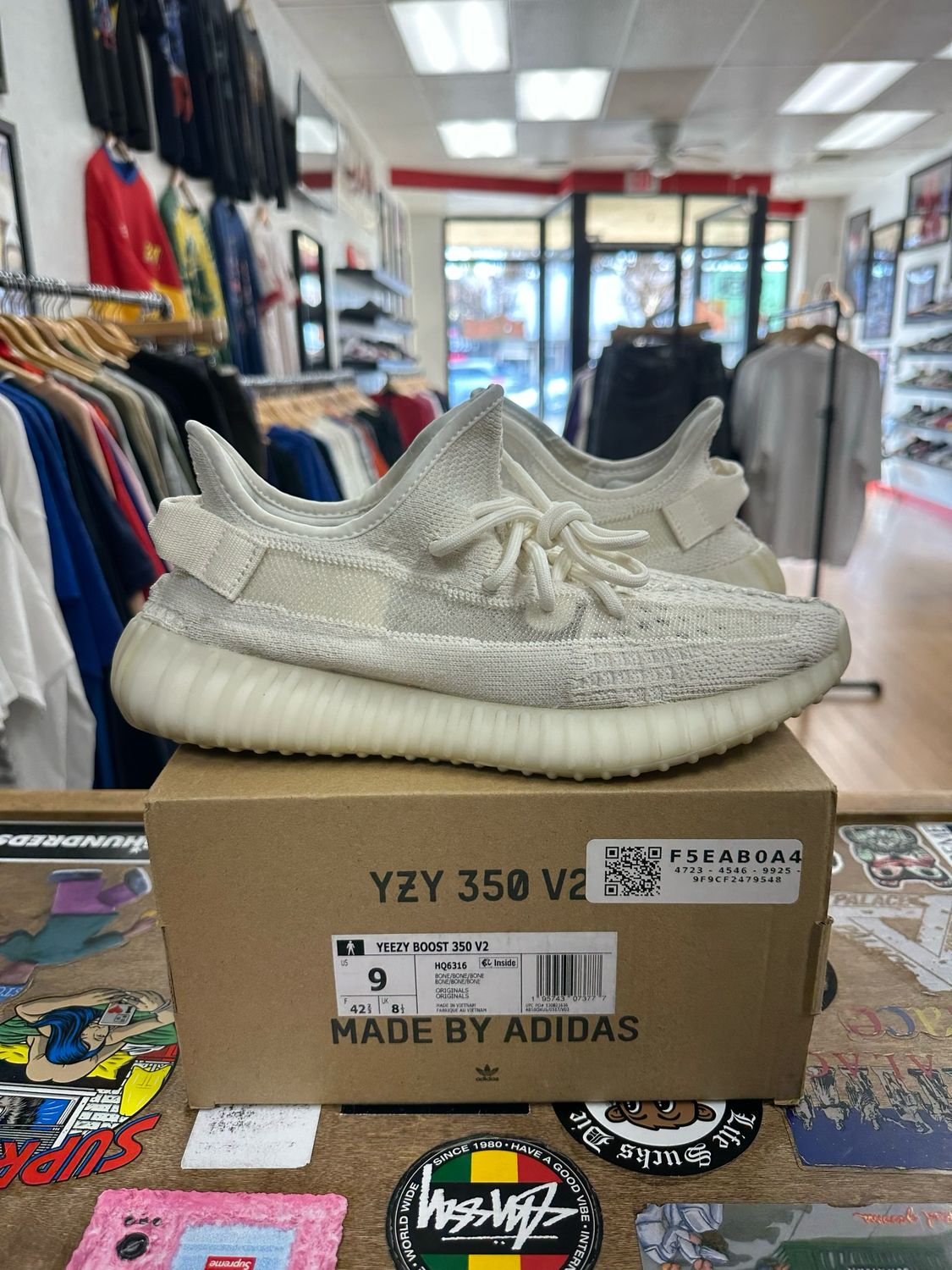adidas Yeezy Boost 350 V2 Bone Size 9 (Pre-owned)