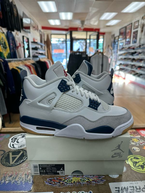 Jordan 4 Retro SB Navy Size 9 (WORN)