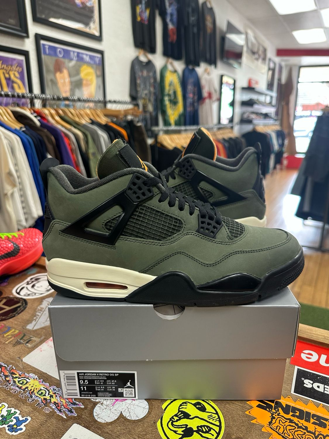 Pre Owned Jordan 4 Retro OG SP Undefeated (2025) Size 9.5