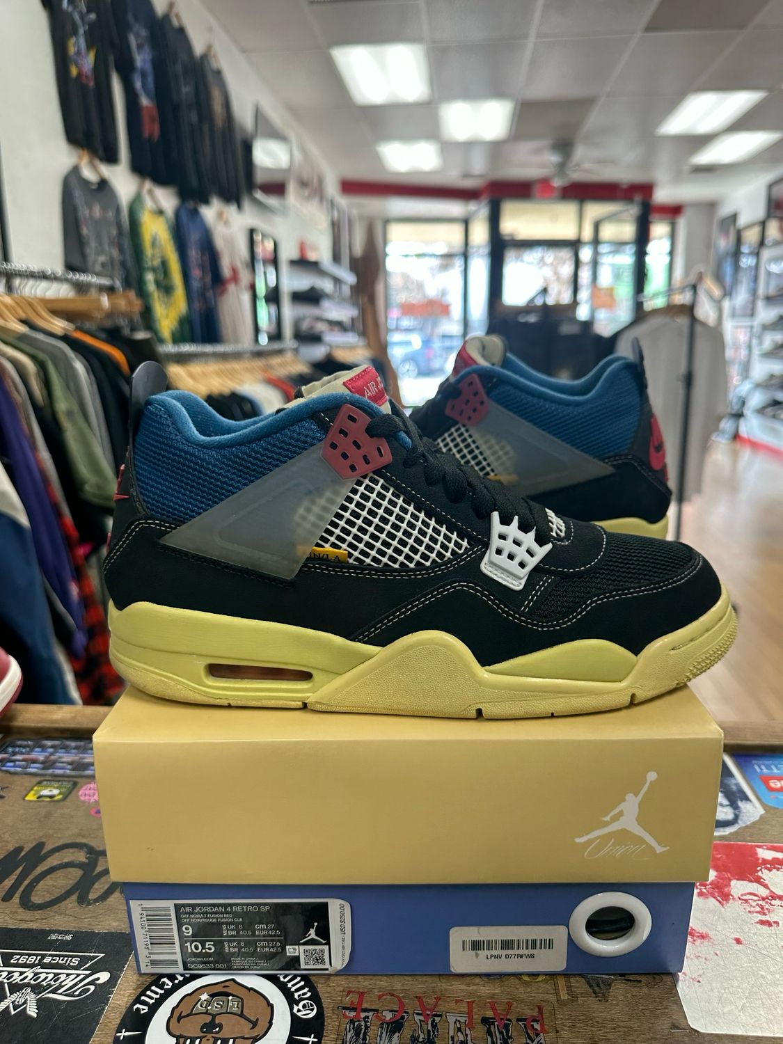 Pre Owned Jordan 4 Retro Union Off Noir Size 9