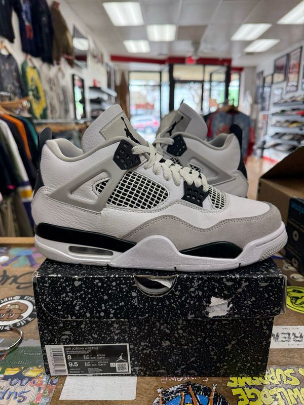Jordan 4 Retro Military Black Size 8 (WORN)
