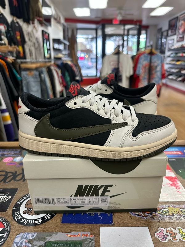 Jordan 1 Retro Low OG SP Travis Scott Olive (Women's) Size 7W (Pre-Owned)