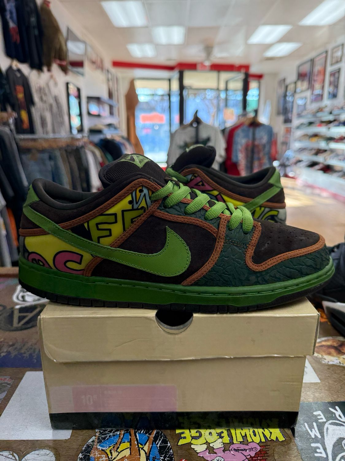 Lightly Worn Nike SB Dunk Low De La Soul (2015) Size 10.5 Rep Box