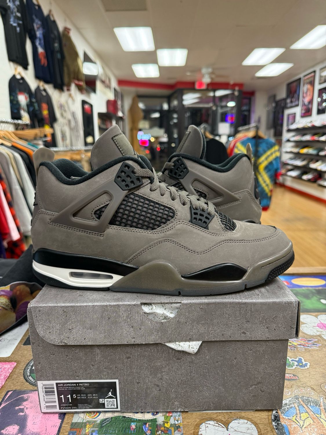 Pre Owned Jordan 4 Retro Cave Stone Size 11.5