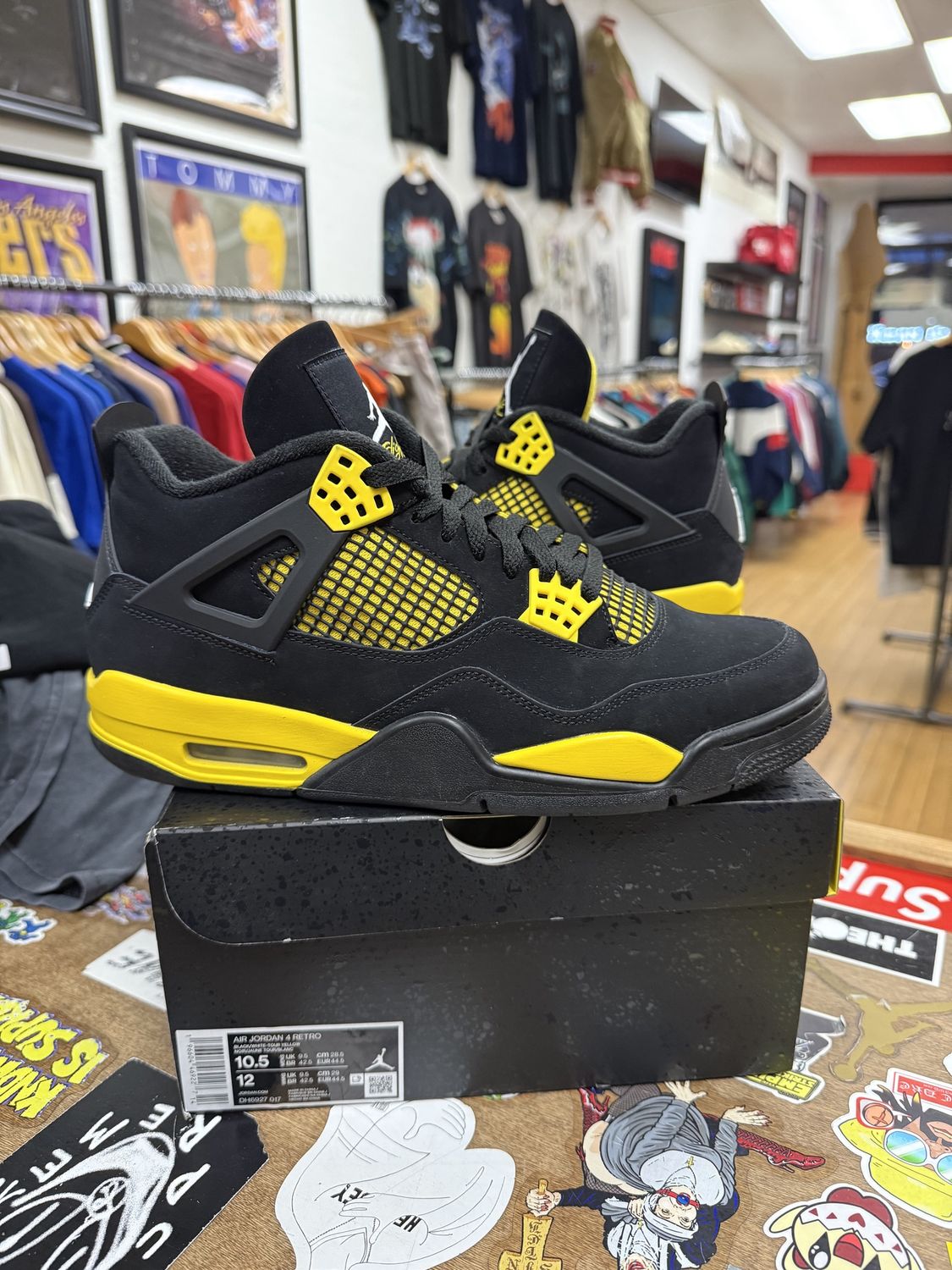 Jordan 4 Retro Thunder (2023) Size 10.5 (WORN)