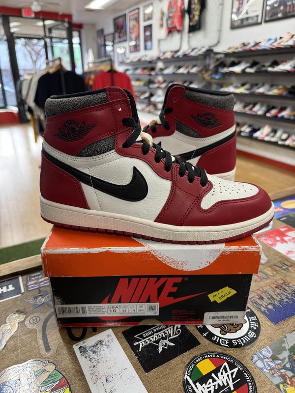 Jordan 1 Retro High OG Chicago Lost and Found Size 10 (WORN).