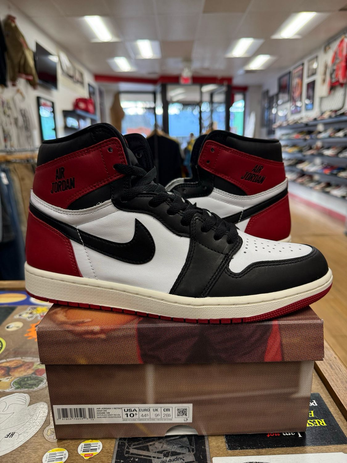 Tried On Jordan 1 Retro High OG Black Toe Reimagined Size 10.5