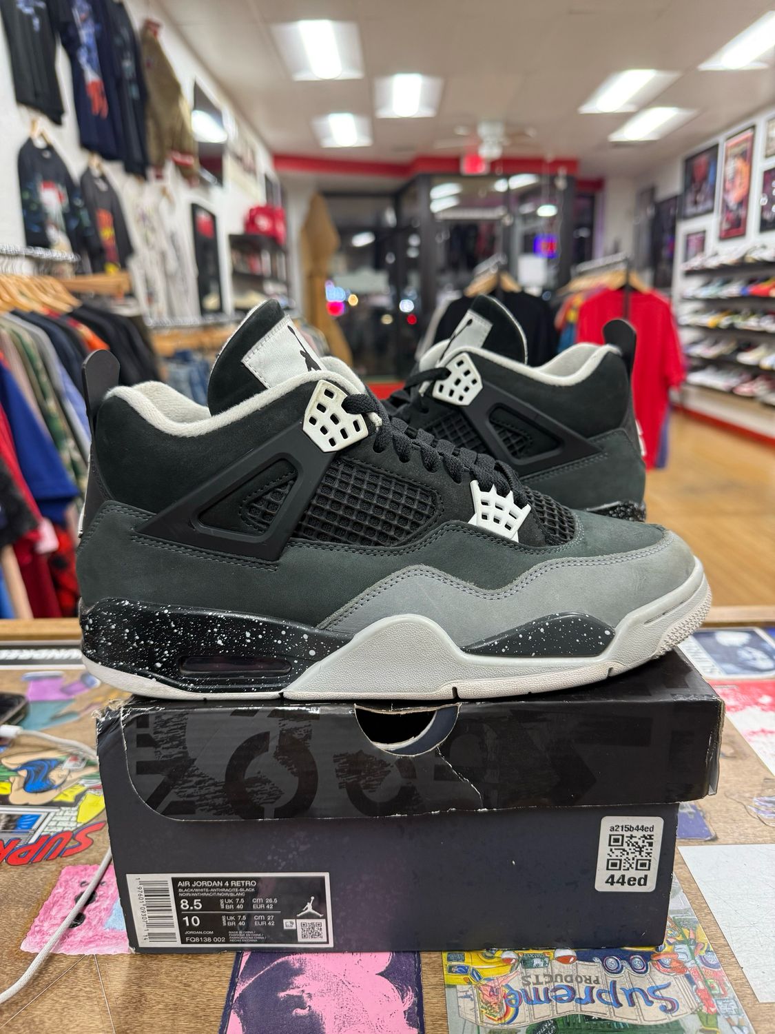 Pre Owned Jordan 4 Retro Fear (2024) Size 8.5