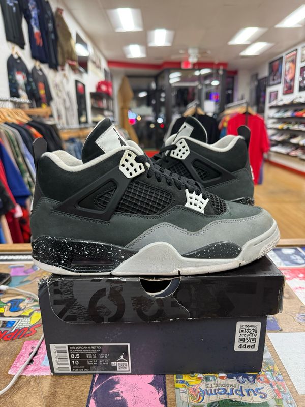 Pre Owned Jordan 4 Retro Fear (2024) Size 8.5