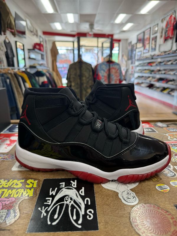 Pre Owned Jordan 11 Retro Playoffs Bred (2019) Size 10.5 * NO BOX*