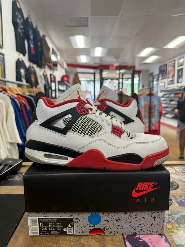 Pre Owned Jordan 4 Retro Fire Red (2020) Size 11