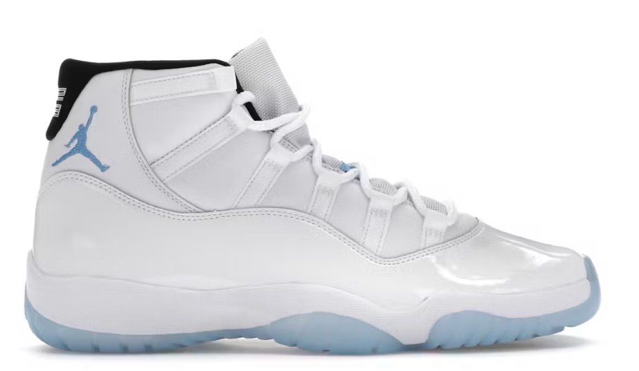 DS Jordan 11 Retro Legend Blue (2024) Size 9.5