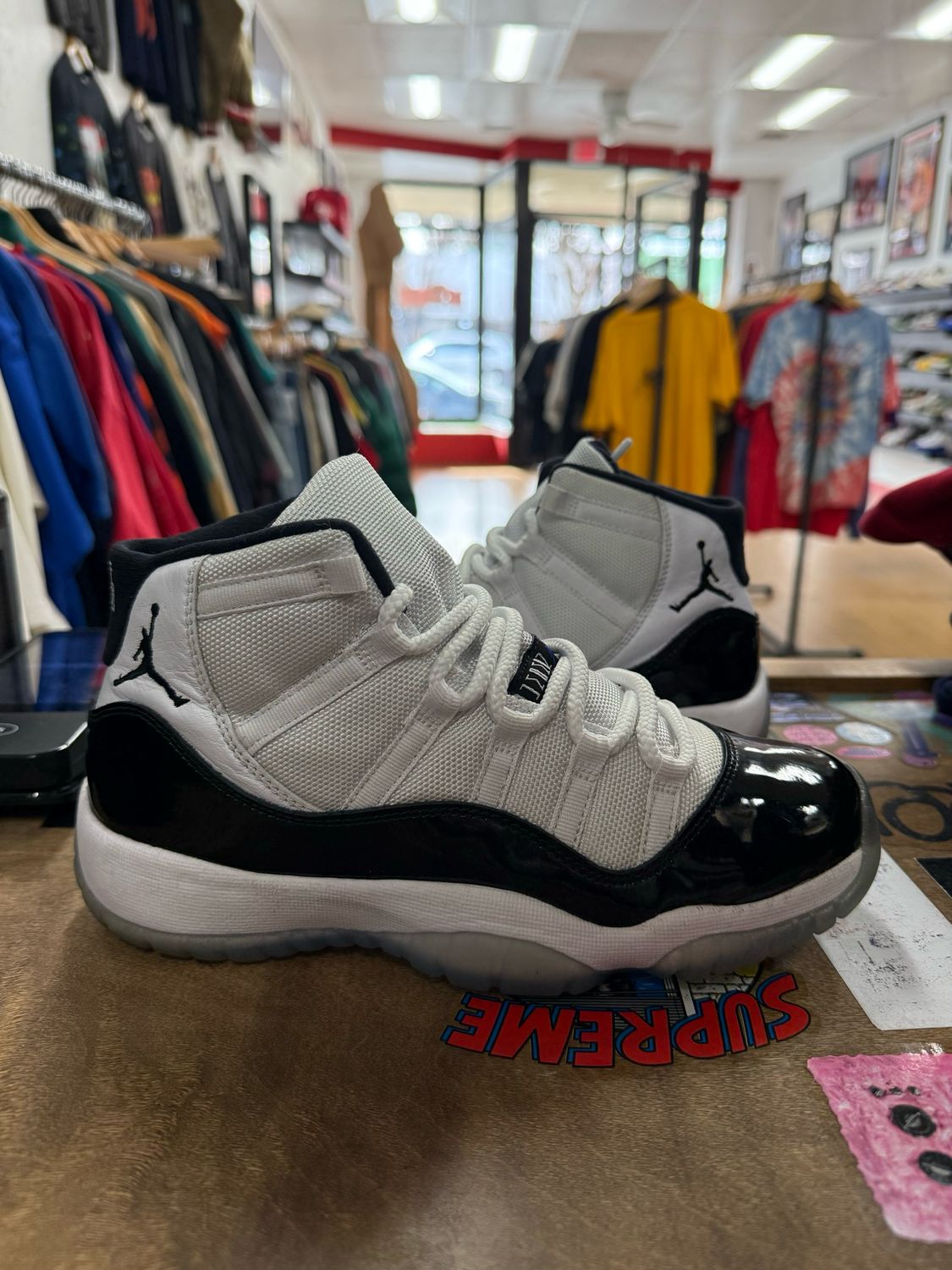 Pre Owned Jordan 11 Retro Concord (2018) (GS) Size 6Y *NO BOX*