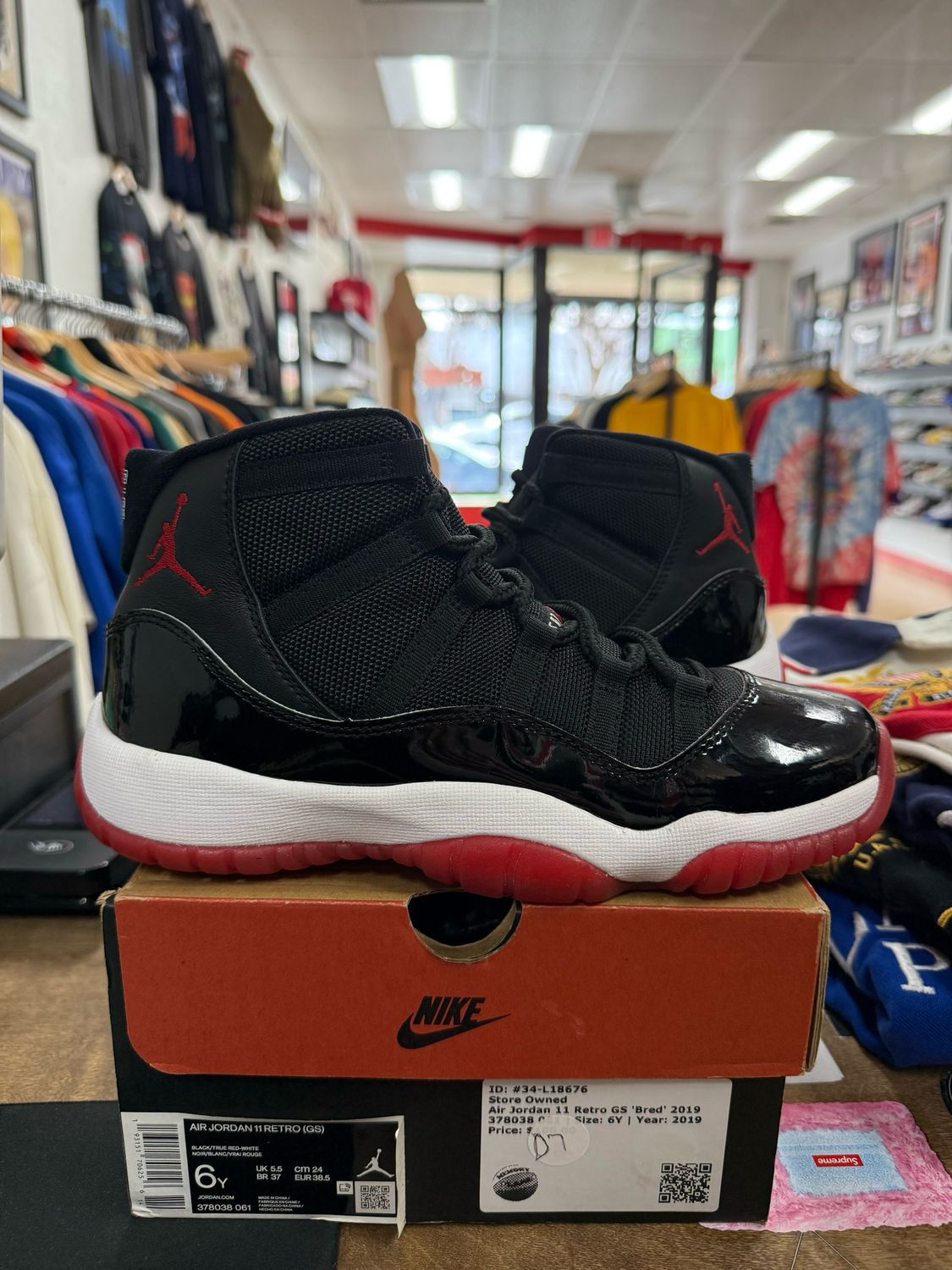 Pre Owned Jordan 11 Retro Playoffs Bred (2019) (GS) Size 6Y
