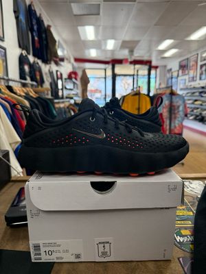Nike Mind 002 Black Hyper Crimson Size 10.5 (WORN)