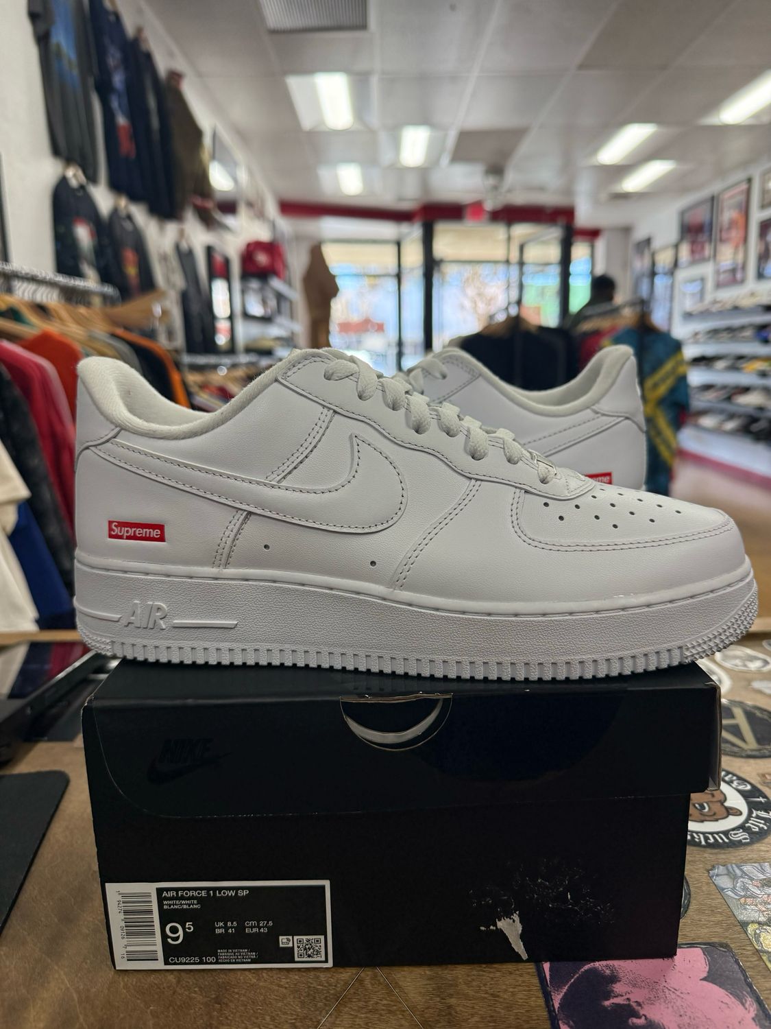 Tried On Nike Air Force 1 Low Supreme White Size 9.5