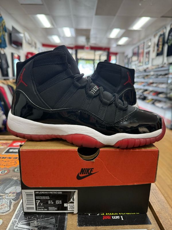 Jordan 11 Retro Playoffs Bred (2019) (GS) Size 7Y (WORN)