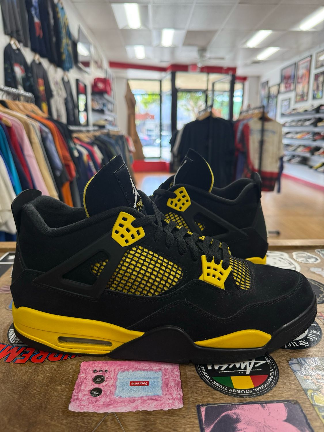 Pre Owned Jordan 4 Retro Thunder (2023) Size 13 NO BOX