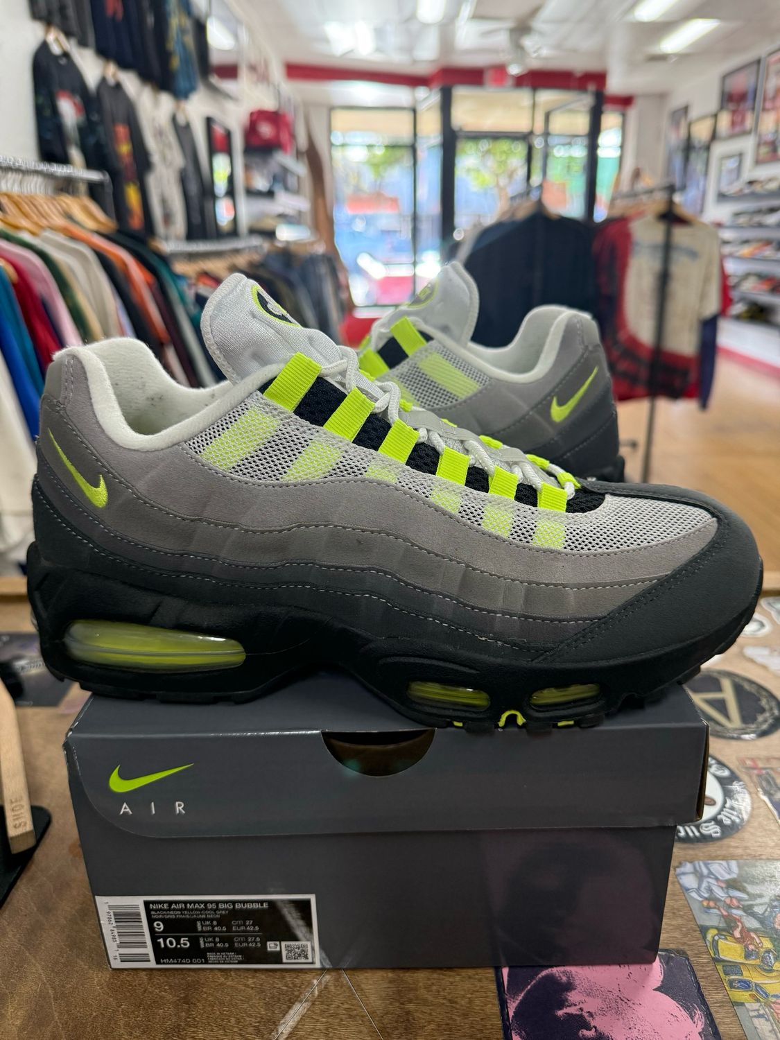 Lightly Worn Nike Air Max 95 OG Big Bubble Neon (2025/2026) Size 9