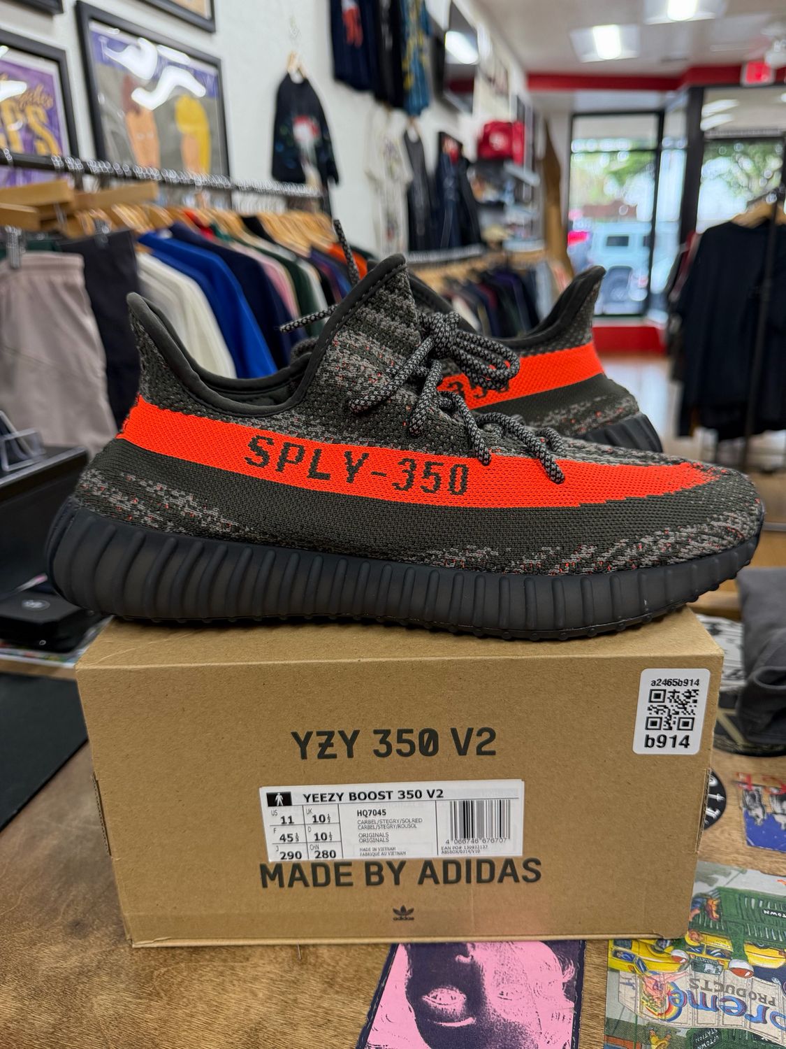 adidas Yeezy Boost 350 V2 Carbon Beluga Size 11 (Tried-On)