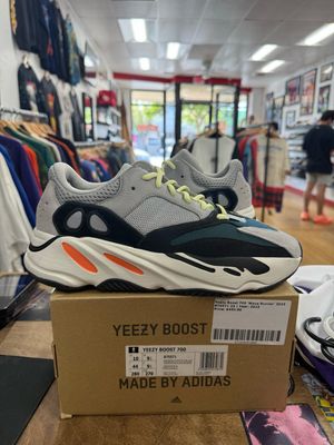Lightly Worn Adidas Yeezy Boost 700 Wave Runner Size 10